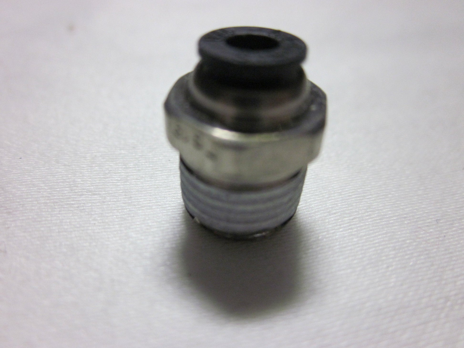 Clean Burn Male Air Gauge Fitting: 32325